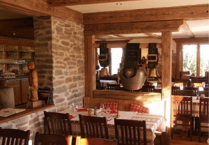 Ferme auberge Deybach grande salle à manger